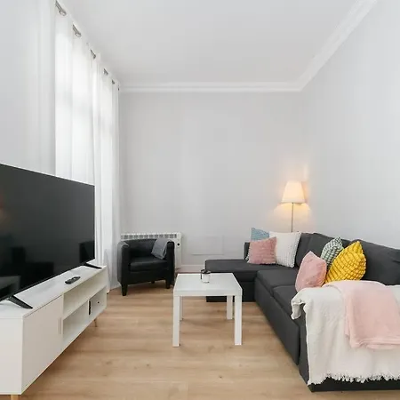 Estilo, Luz Y Elegancia En By Apartman *